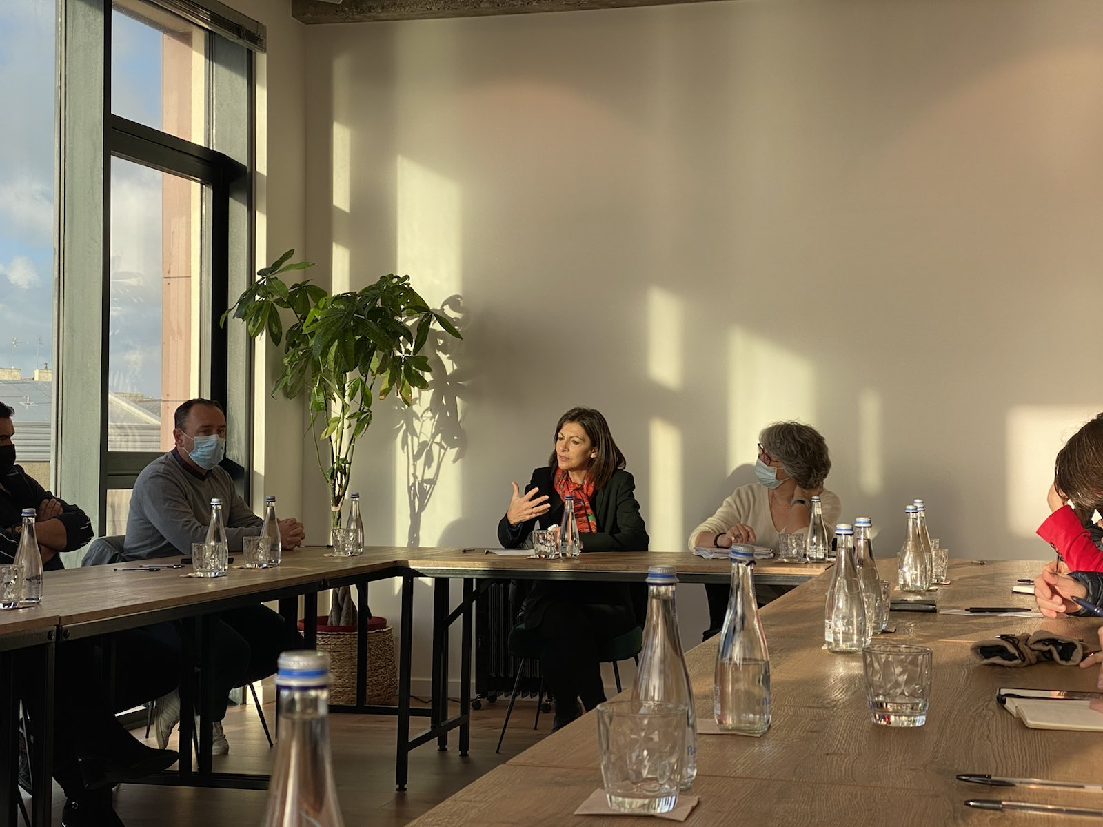 Anne Hidalgo à Saint-Guénolé dans le Finistère pour échanger sur la filière pêche locale